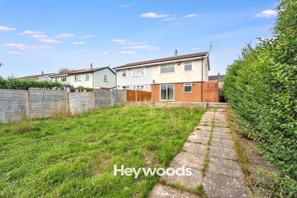 House in Stoke-on-Trent - View 4