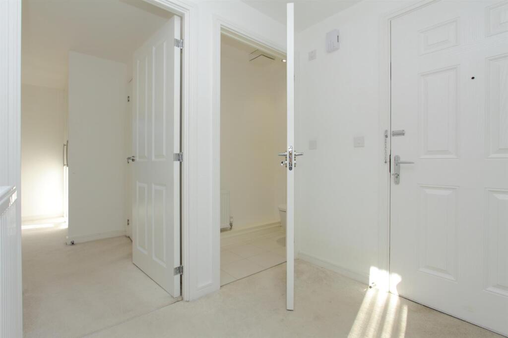 Apartment in Salisbury - More