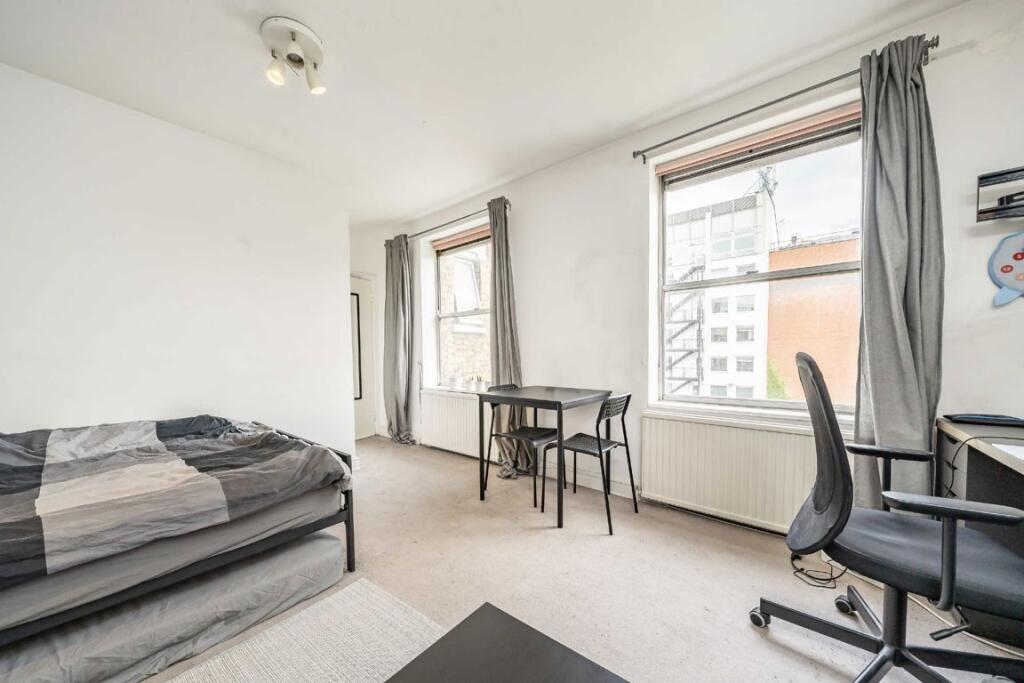 Apartment in London - View 5