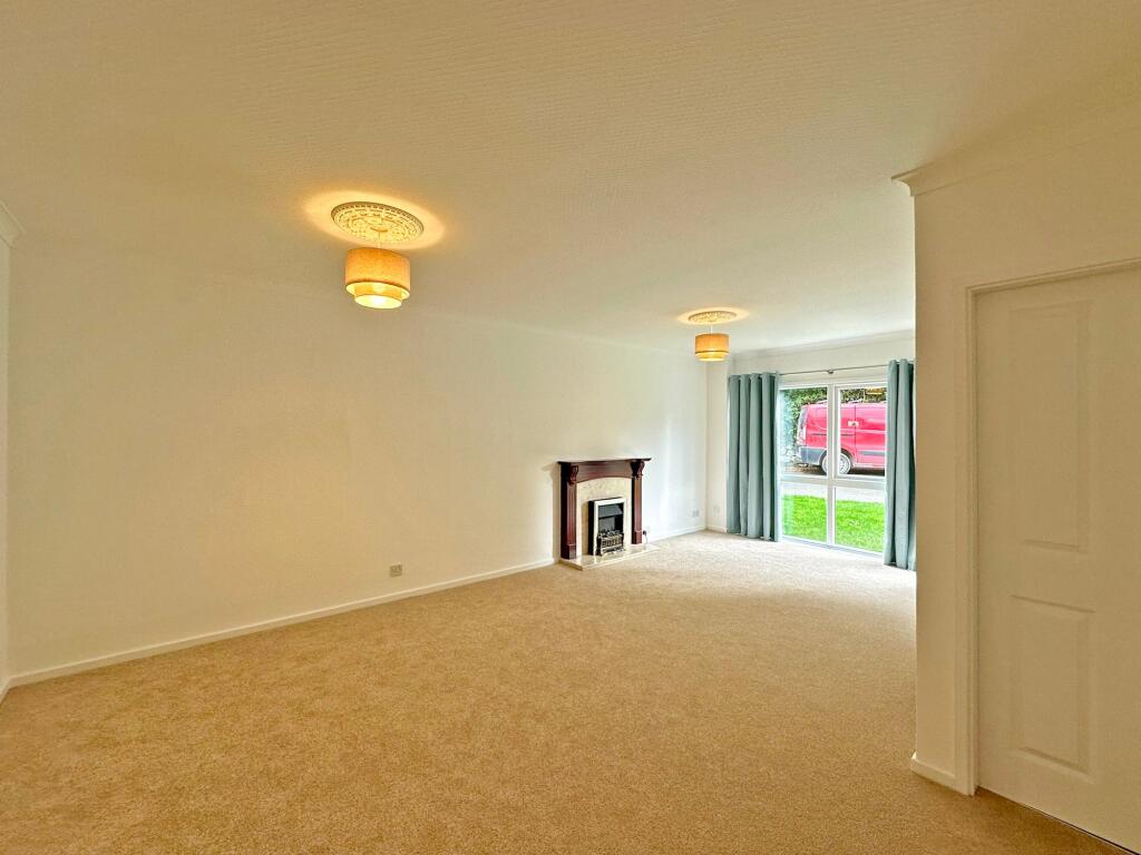 Apartment in Wolverhampton, Springhill - View 3
