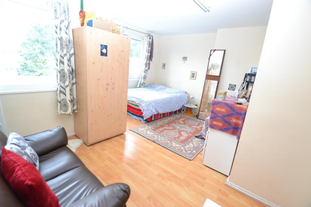 3 bedroom maisonette for rent
