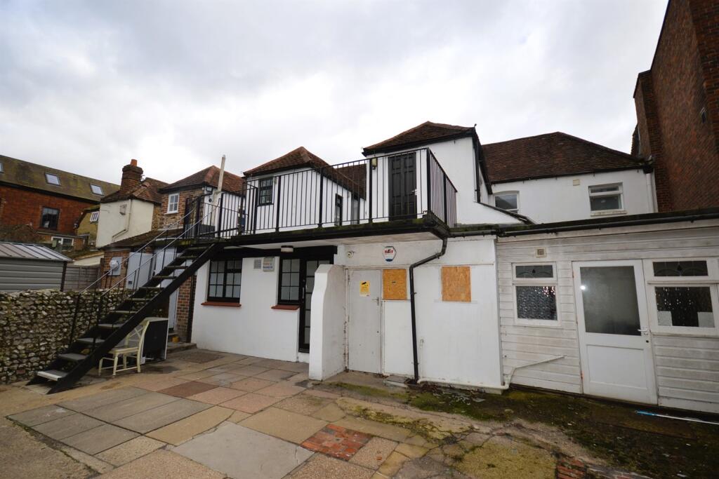Main image of property: 13a Southgate, Chichester, PO19