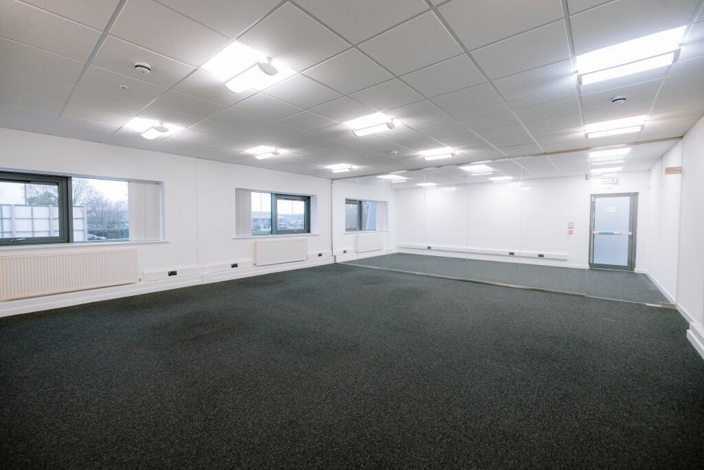 750 sqft office