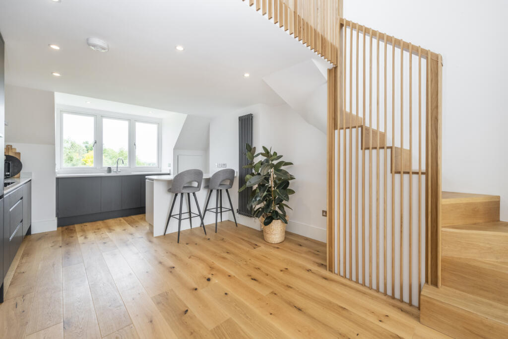 Apartment in Richmond, North Sheen - View 5