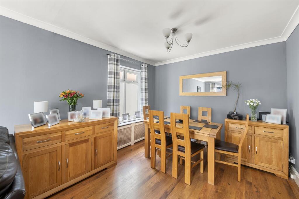 Herlwyn Avenue, Ruislip photo 4