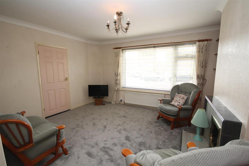 House in Dartford - More