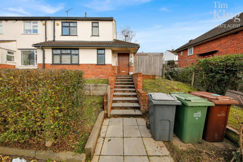 Main image of property: Sewardstone Gardens, Chingford, E4