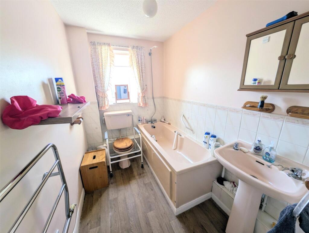 Ashfields, Oakengates, Telford, Shropshire, TF2 photo 4