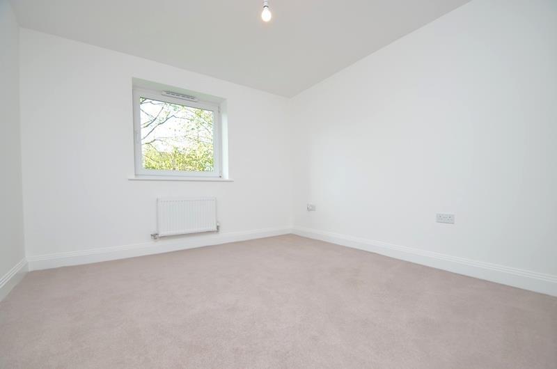 Apartment in Southall - More