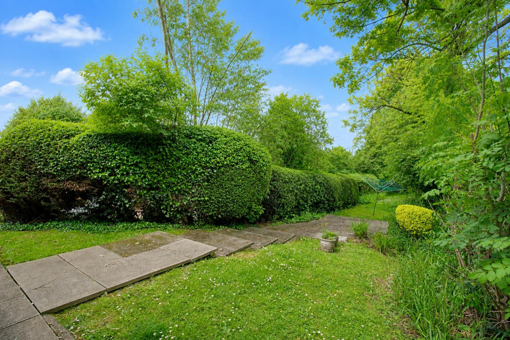 Lower Kings Road, Berkhamsted photo 4