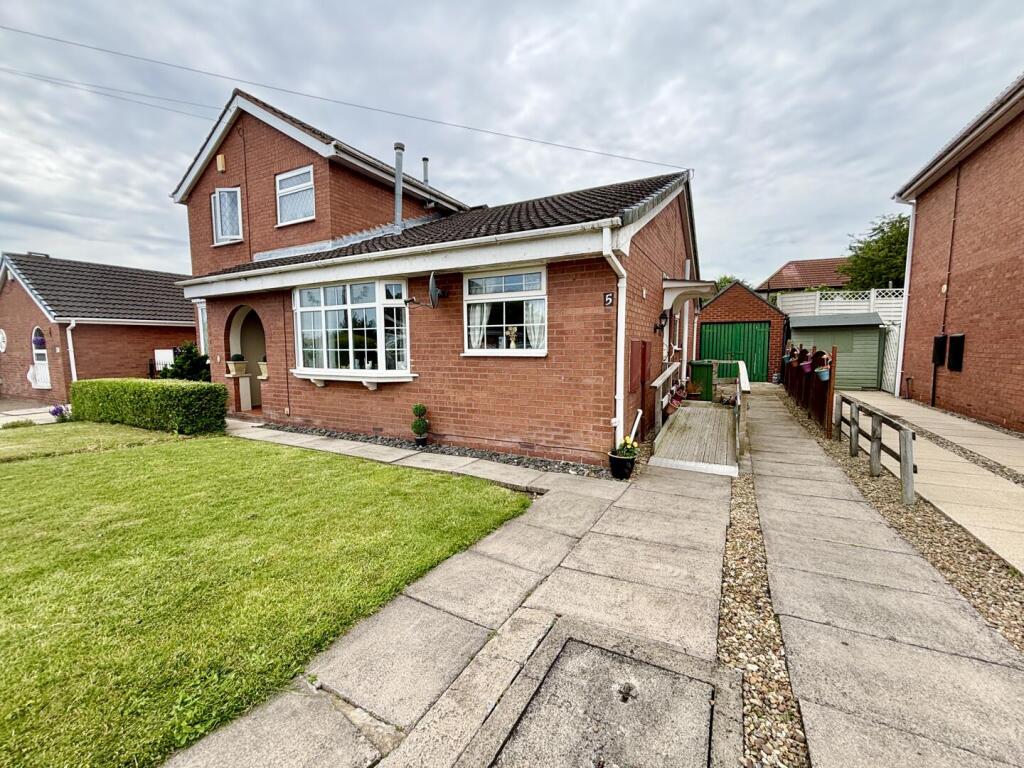 Main image of property: Stonehurst, Swarcliffe, Leeds