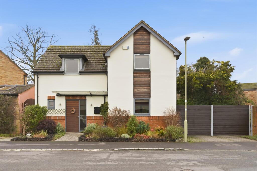 Main image of property: Crecy Walk, Woodstock