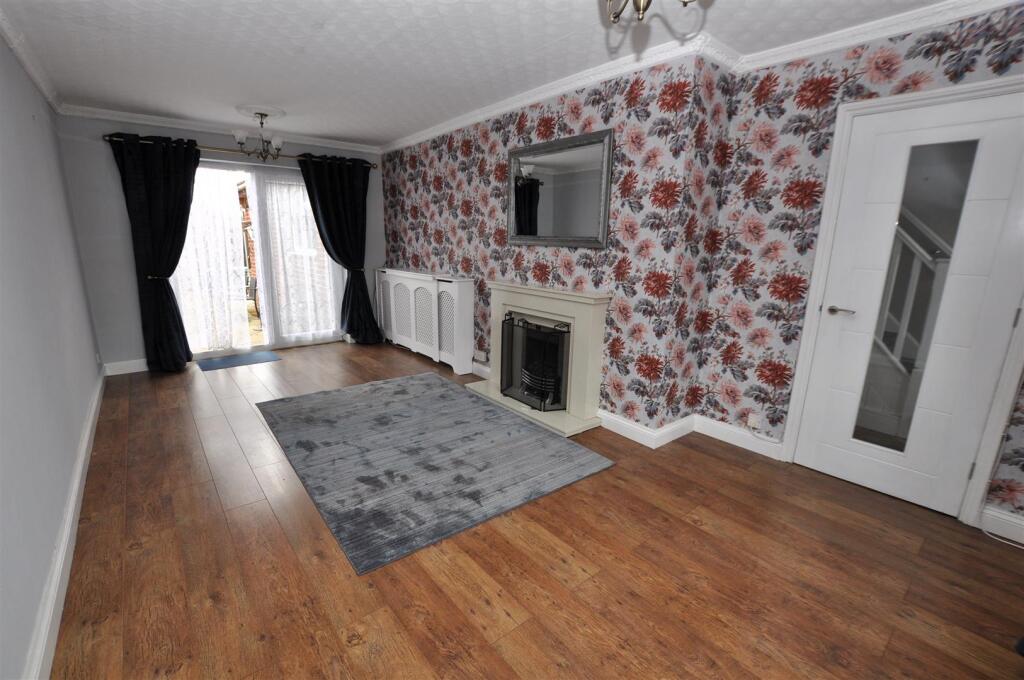 Cotswold Road, Branston, Burton-On-Trent photo 2