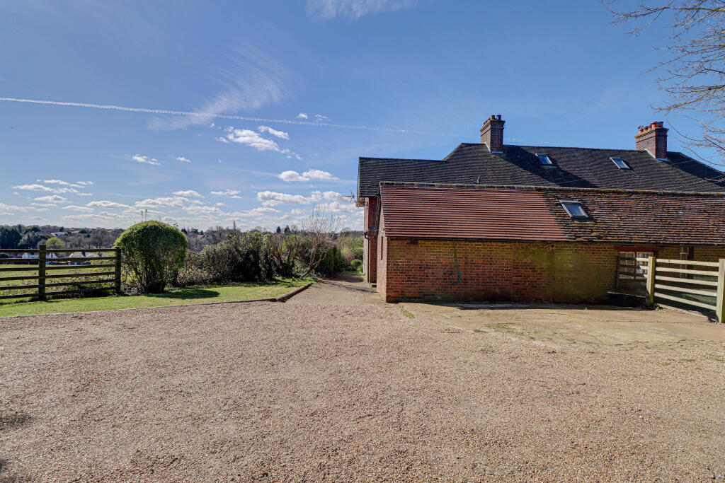 Additional image 17 of New Fiddlers Hill, Harpenden, AL5