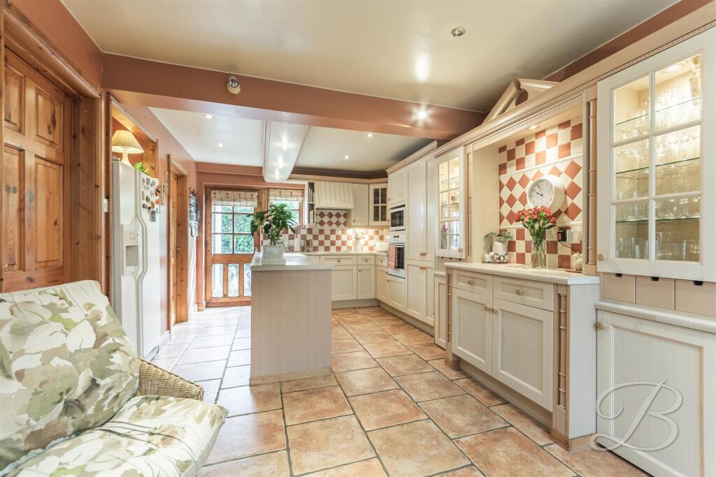 Milton Drive, Ravenshead, Nottingham photo 3