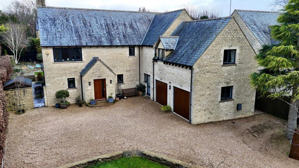 Main image of property: Evesham Road, Stow-on-the-Wold