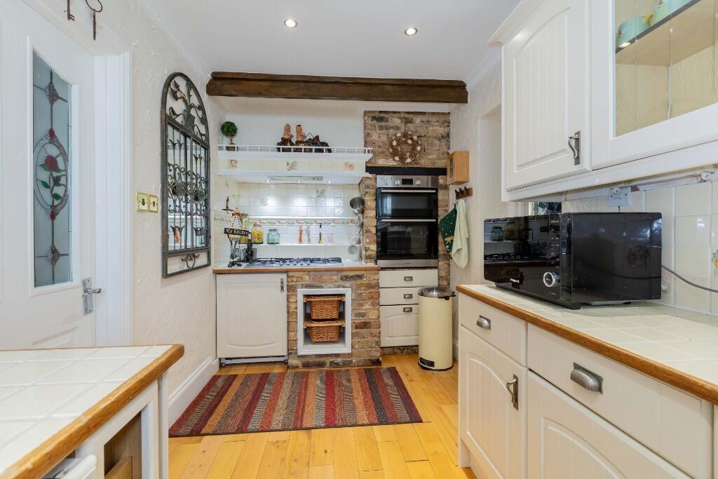 Bower Way, Slough, Berkshire, SL1 photo 4