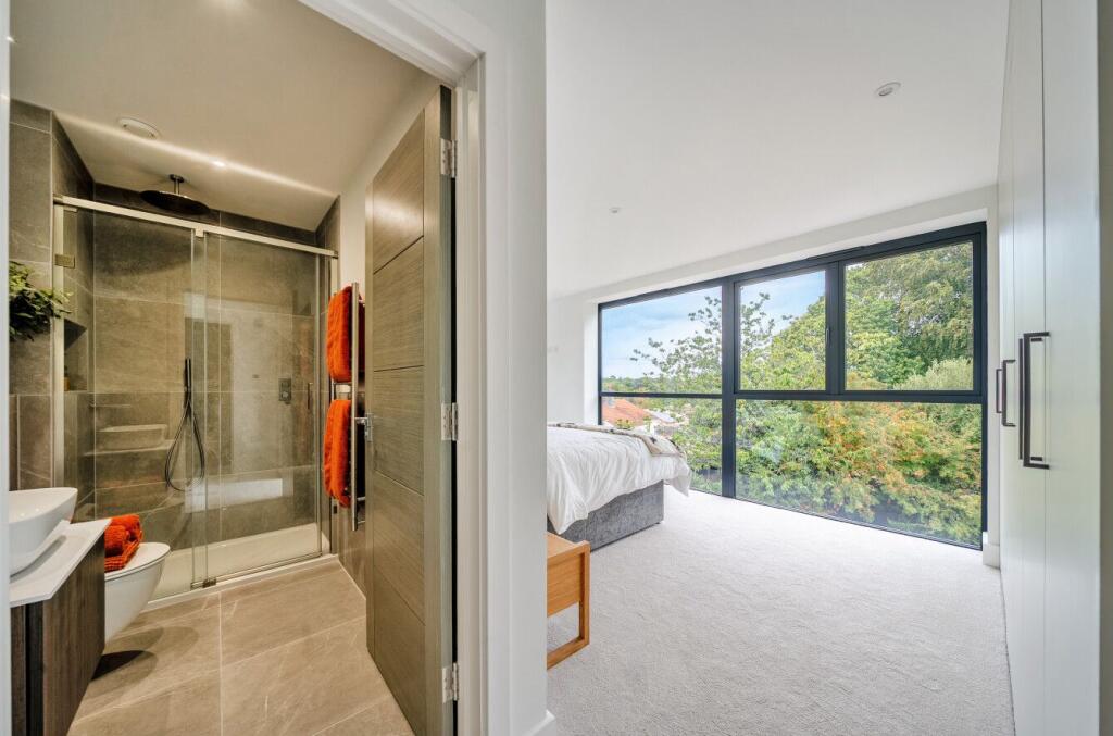 Apartment in Poole - More