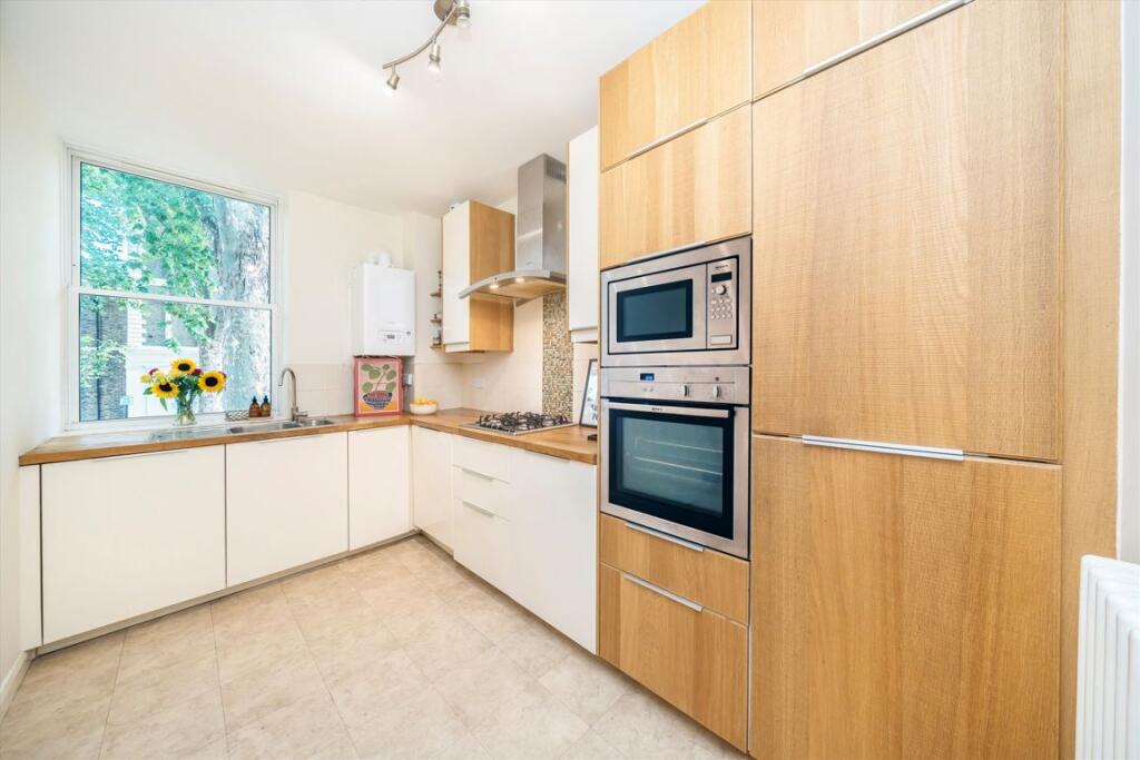 Apartment in London - View 2