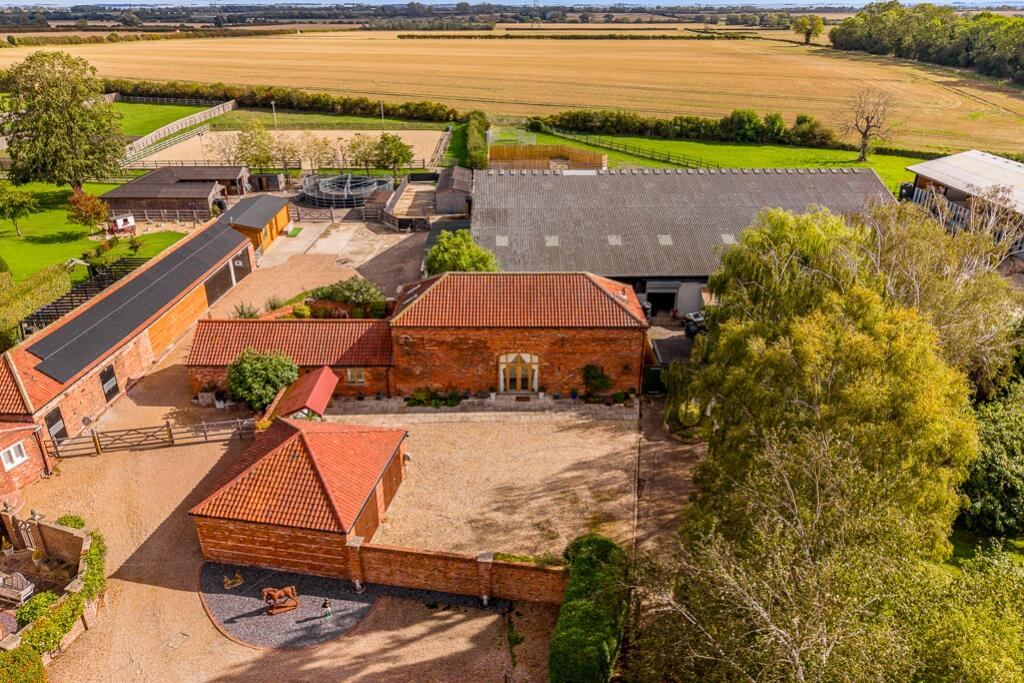 House in West Lindsey, Brampton, Brampton CP - View 4