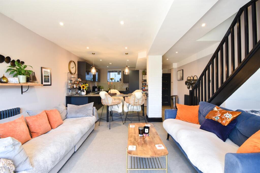 Apartment in Tonbridge - View 5