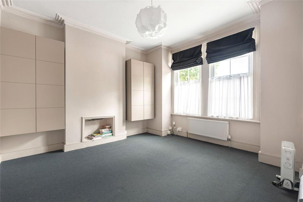 Apartment in London - More