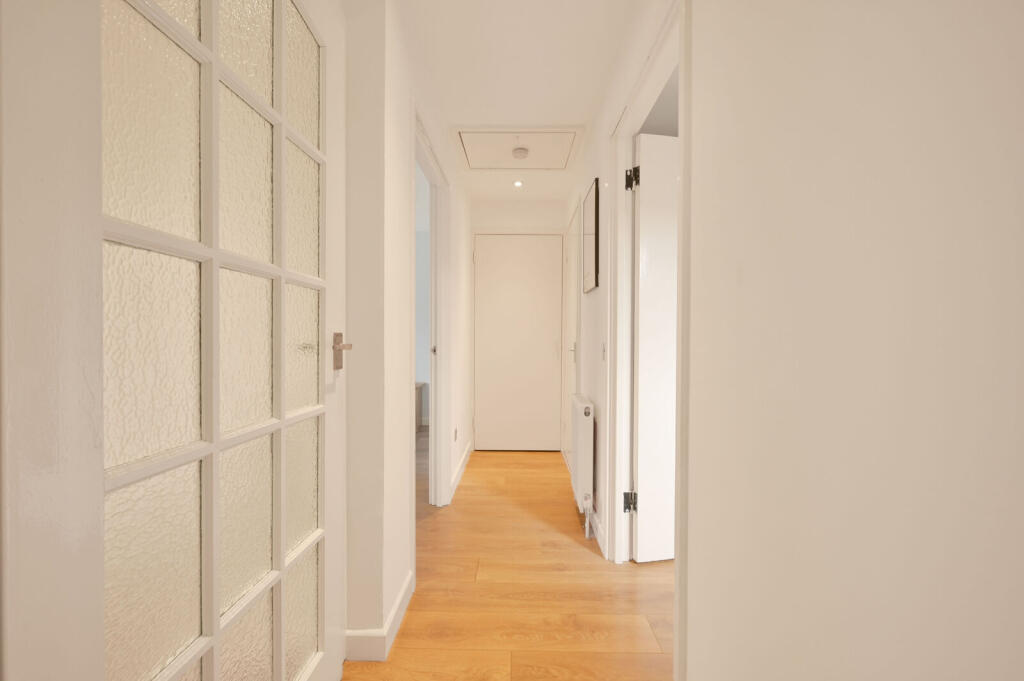 Apartment in London, Hanwell - View 4