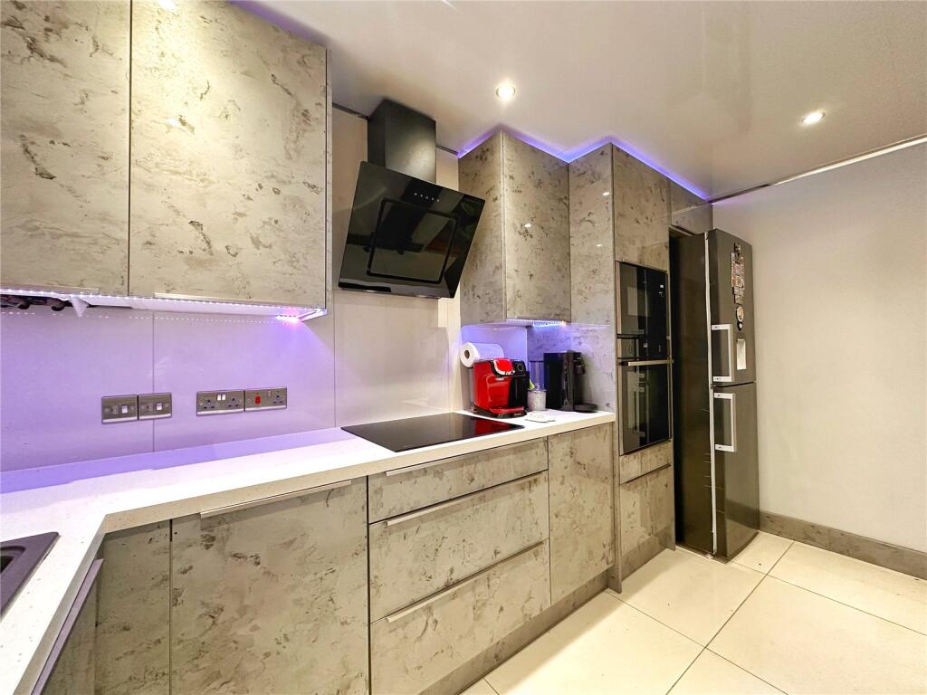 Apartment in Manchester - View 5