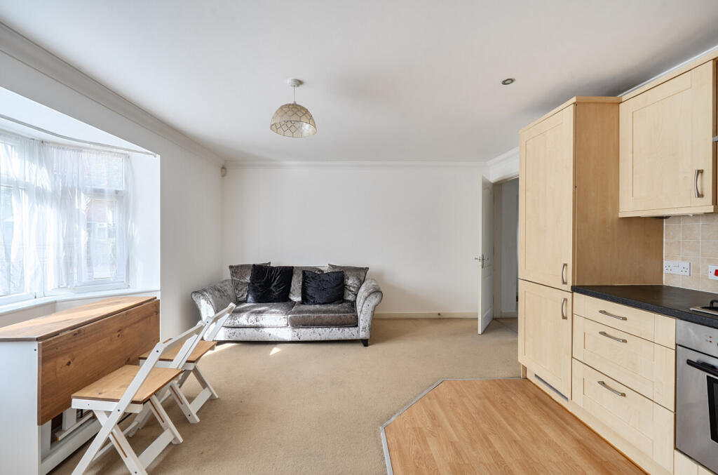Apartment in Southampton - View 4