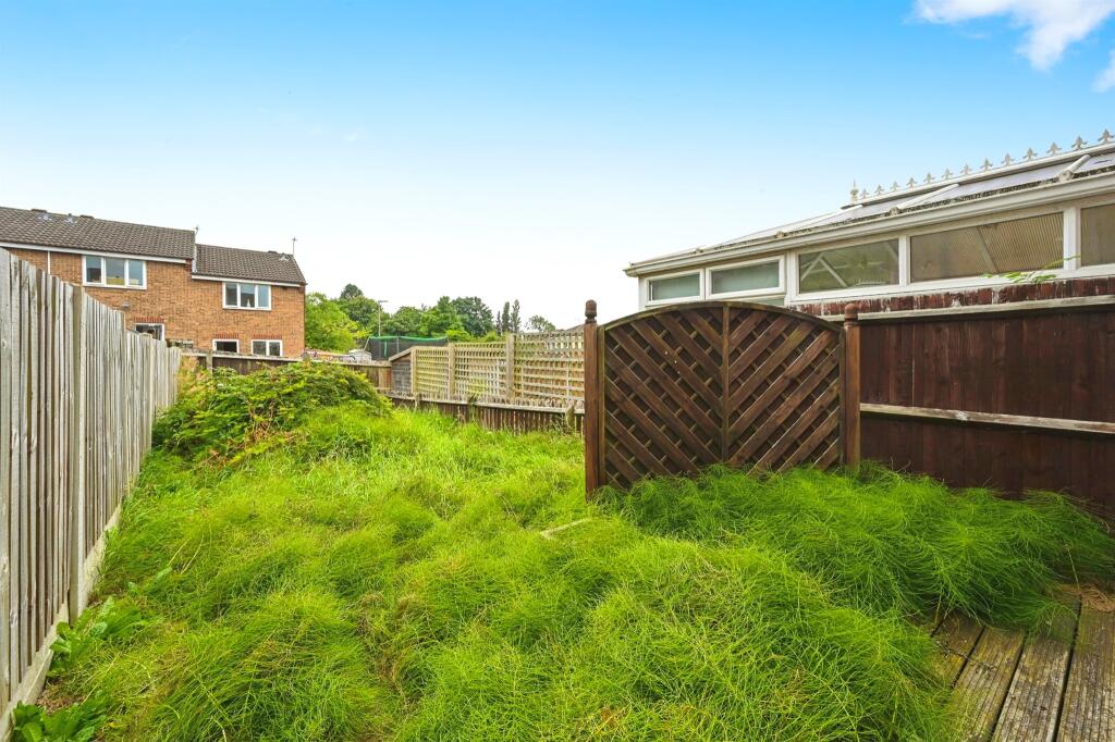 4, Markham Rise, Clay Cross, Chesterfield photo 3