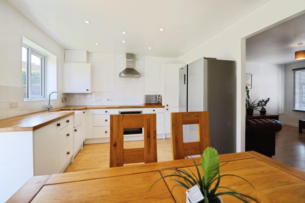 House in Hengoed, Ystrad Mynach, Gelligaer - View 4