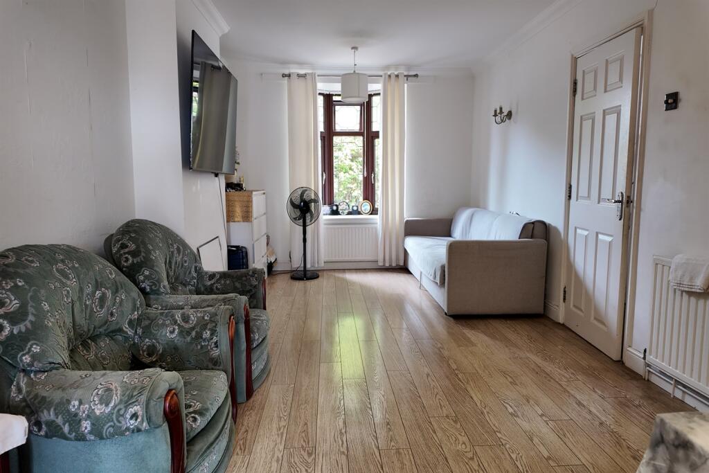 House in Romford - View 3