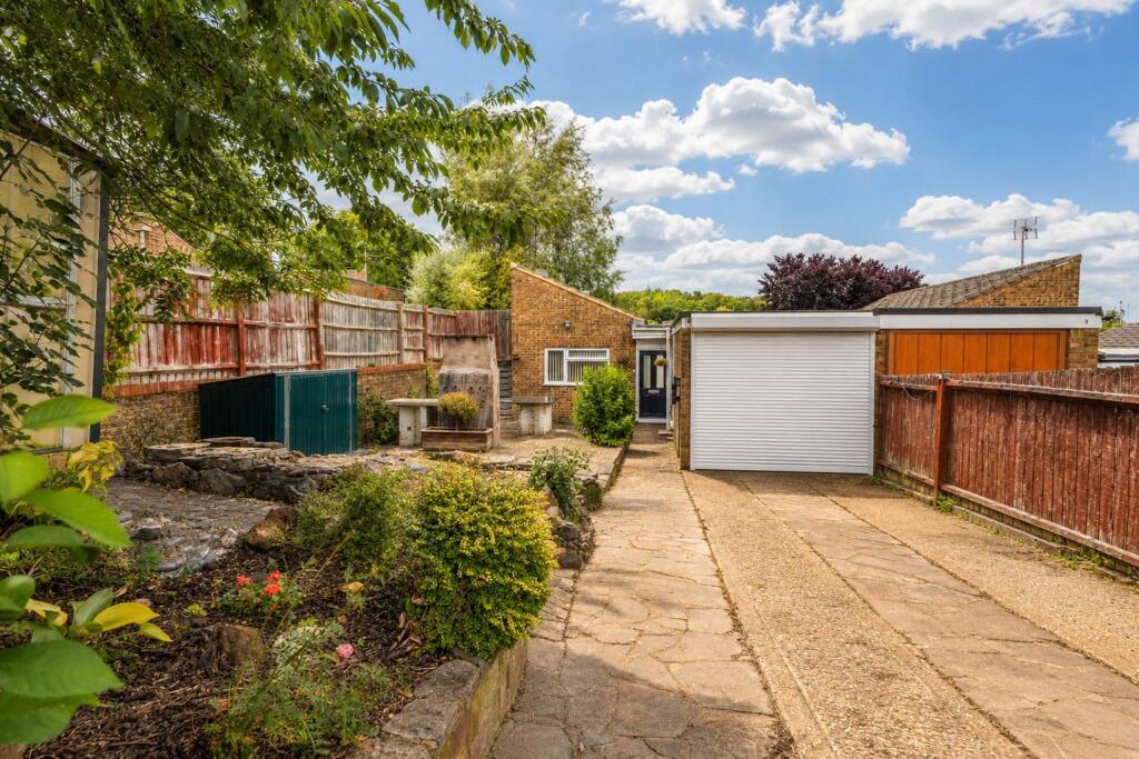 Main image of property: Knaves Hill, Linslade, Bedfordshire, LU7