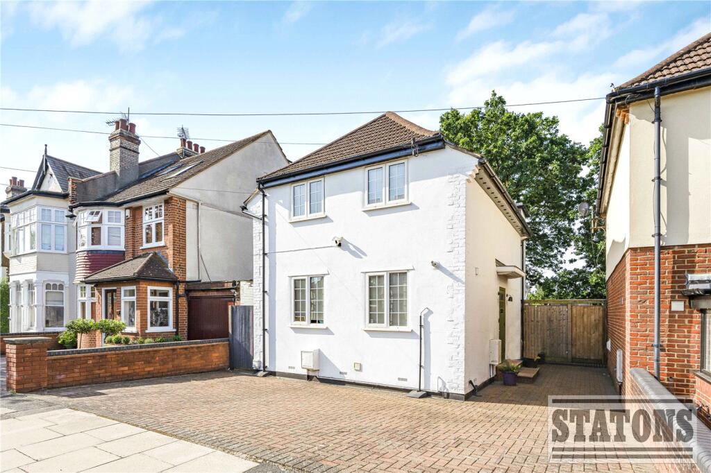 Main image of property: Queens Avenue, Whetstone, London, N20