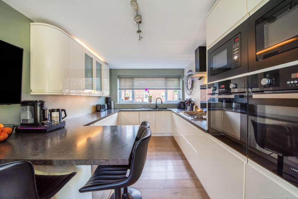 House in Fareham, Hampshire - View 4