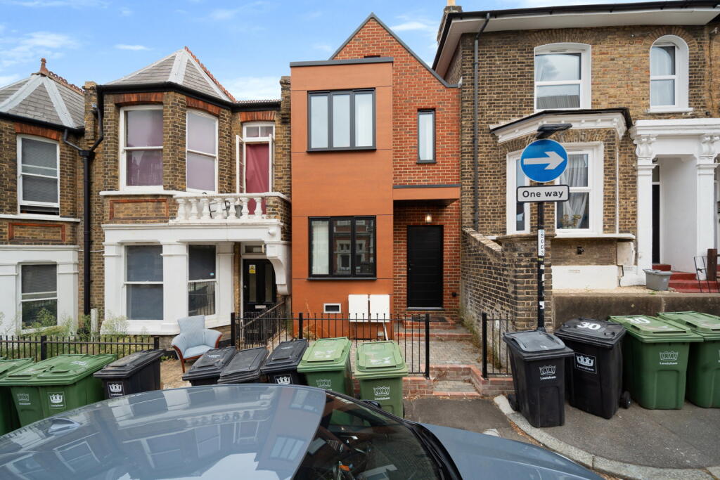 House in London - View 5