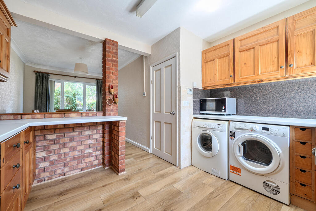House in Taunton - View 3