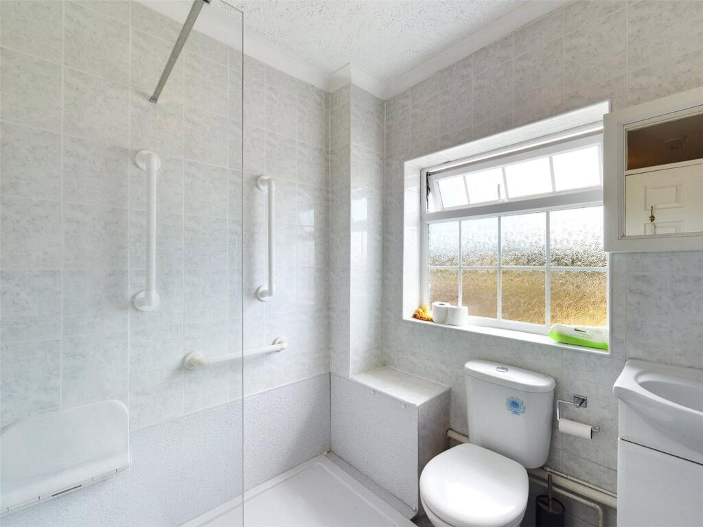 House in Twickenham - More