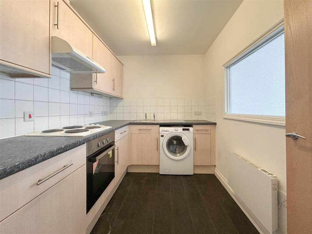 Apartment in Trafford, Greater Manchester - View 3