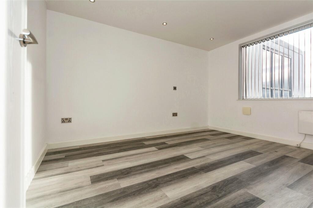 Coventry Road, Sheldon, Birmingham photo 5