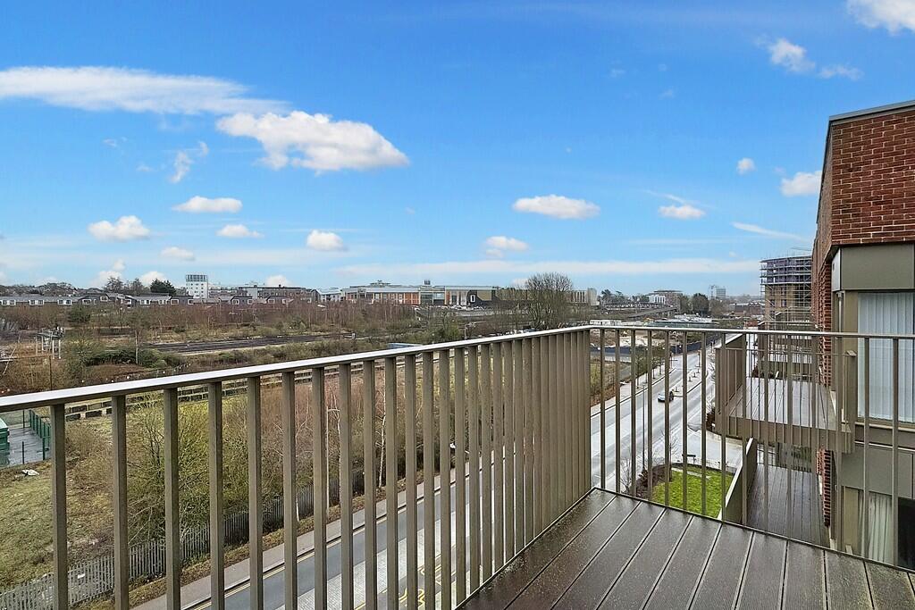 Apartment in Tonbridge - More