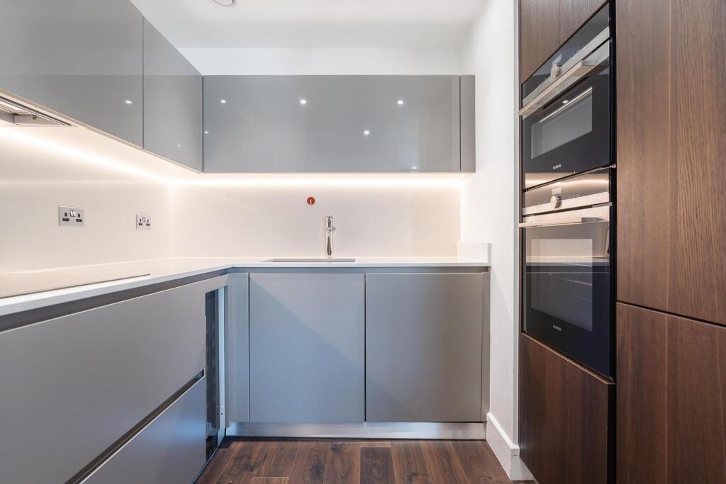 Apartment in London - More