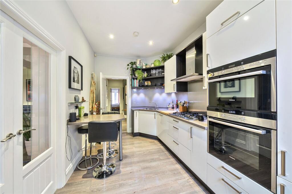 Apartment in Leeds, Park Villas, Roundhay - More