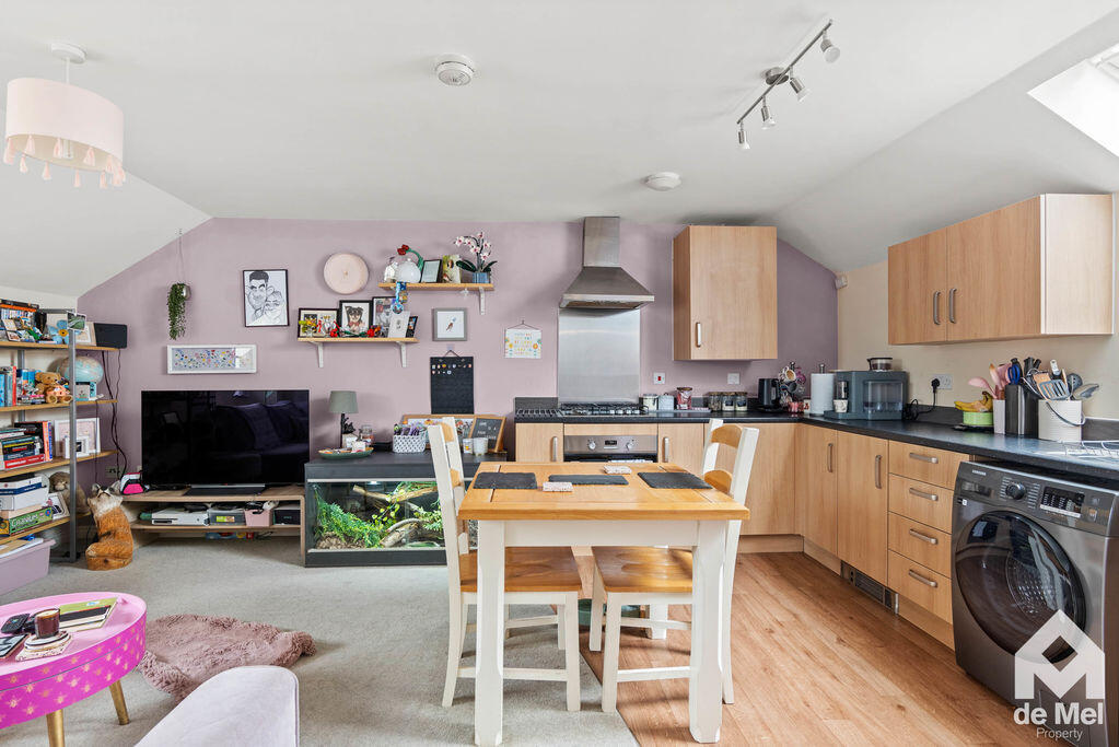 Apartment in Cheltenham, Bishop's Cleeve - View 4