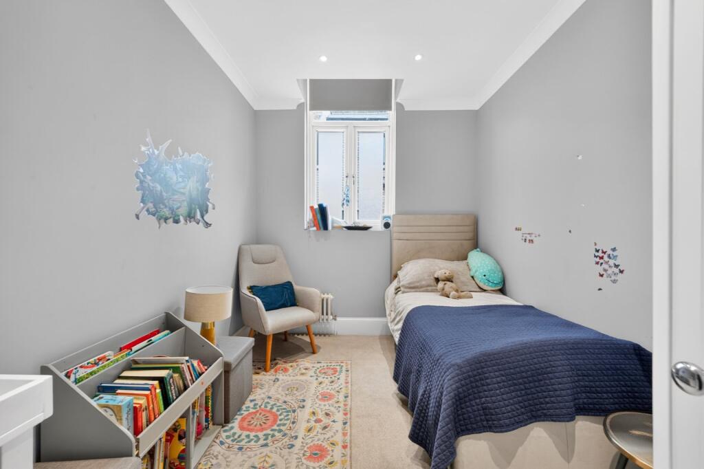 Apartment in London - View 5