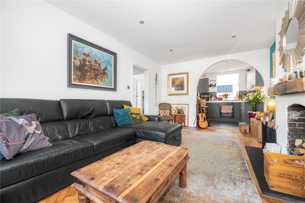 House in Twickenham - View 3