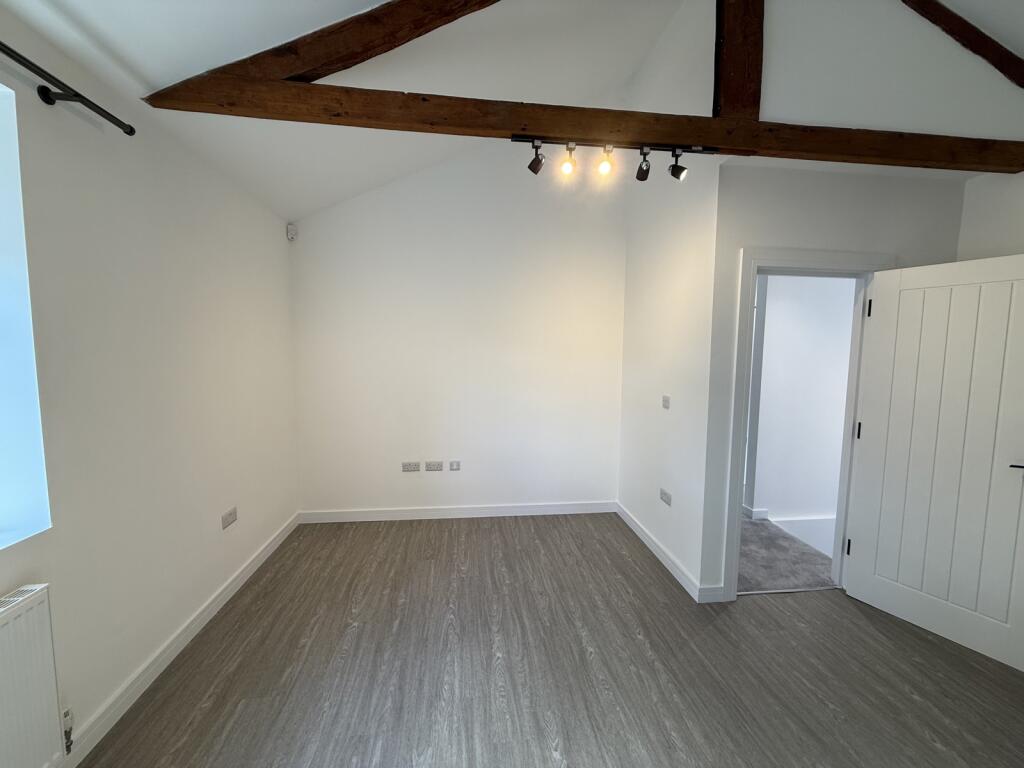 Apartment in Harrogate, Harlow - View 2