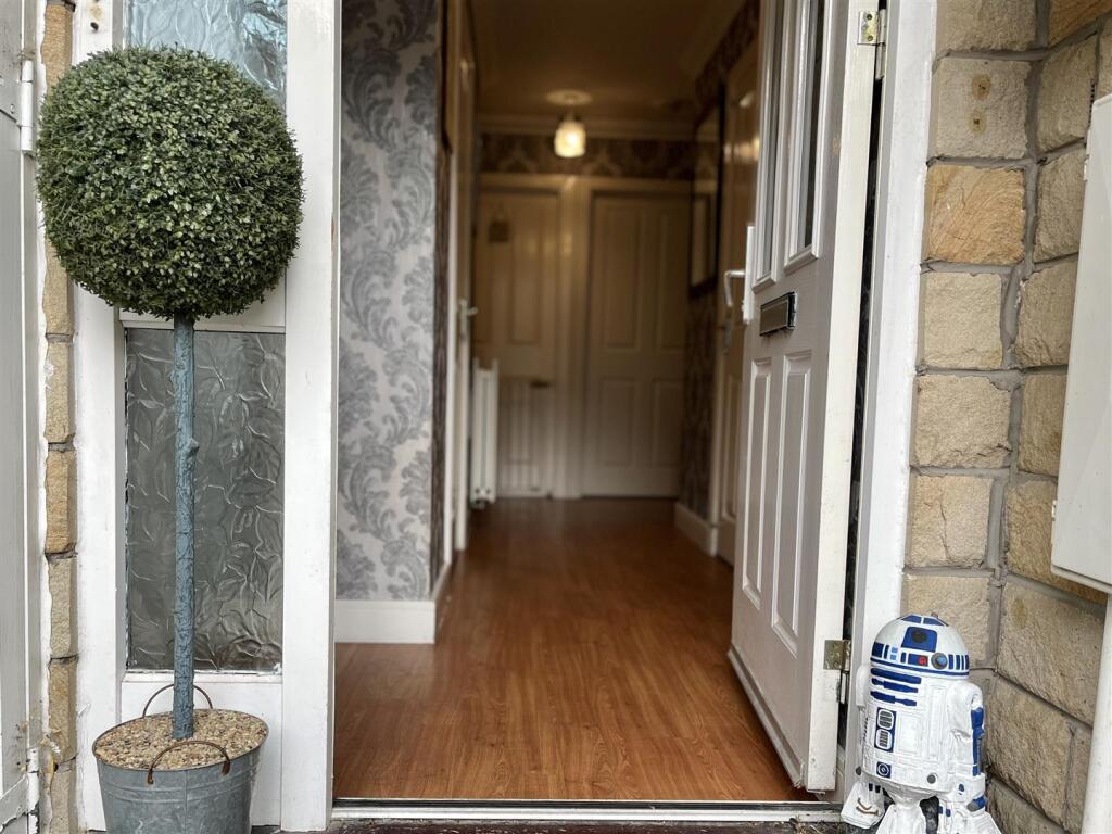 Calico Crescent, Carrbrook, Stalybridge photo 4
