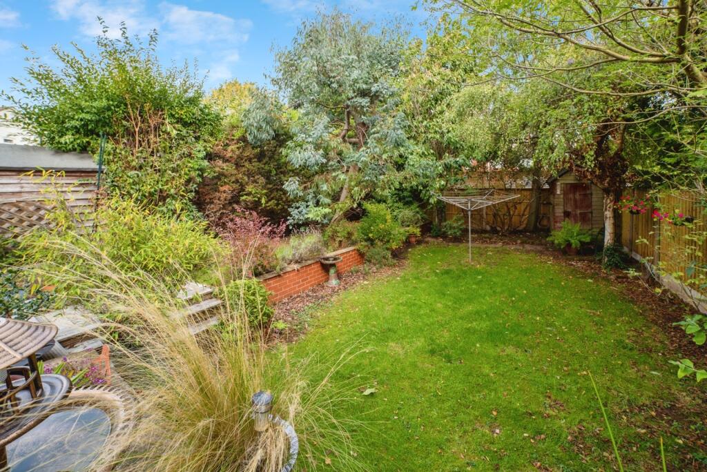 Fairholme Drive, Mansfield, Nottinghamshire, NG19 photo 4