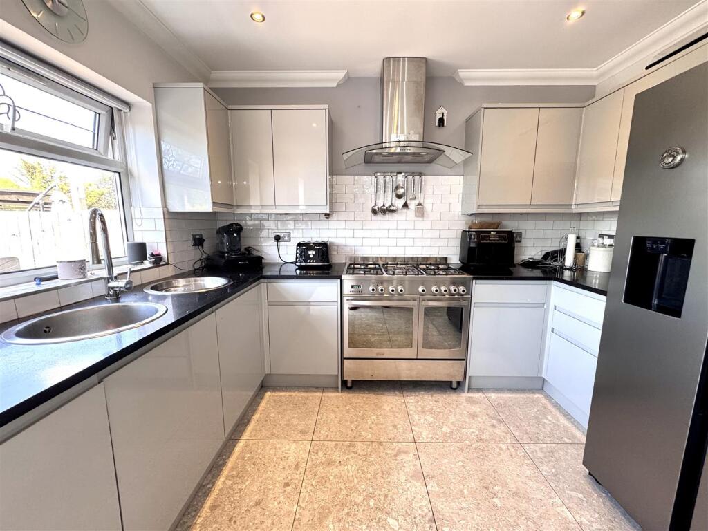 House in London, Belle Grove, Blackfen - View 2